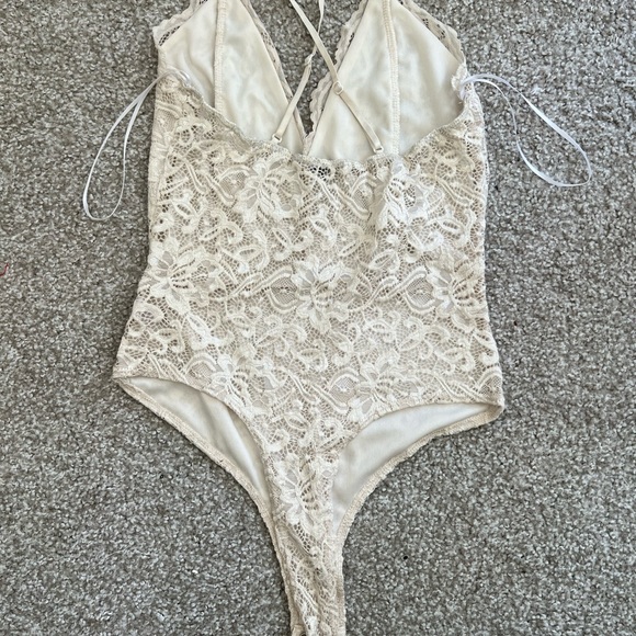 Windsor Lace Bodysuit - Picture 2 of 4